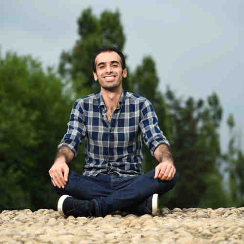 دانلود آهنگ من احساسیم درک من مشکله شهریار ابراهیمی
