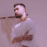 دانلود آهنگ تنگ میشه دلم واست دم صبح من خل
