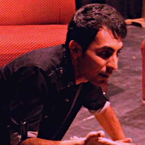 دانلود آهنگ من مثل یه شمع می سوختم آب میشدم