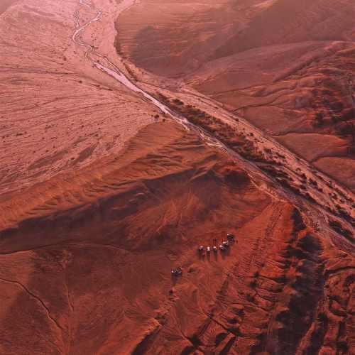 دانلود آهنگ دختر صحرا گل به دامن آورده