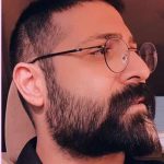 آهنگ مینشینم با تو و دورت حصار میکشم